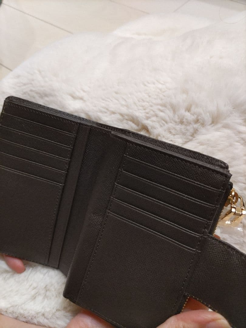 美品☆未使用　レザー ジュエルズ　クロコダイル型押し 二つ折り財布