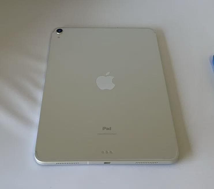 美品 IPad Pro 11 WiFi + Cellular 64GB シルバー