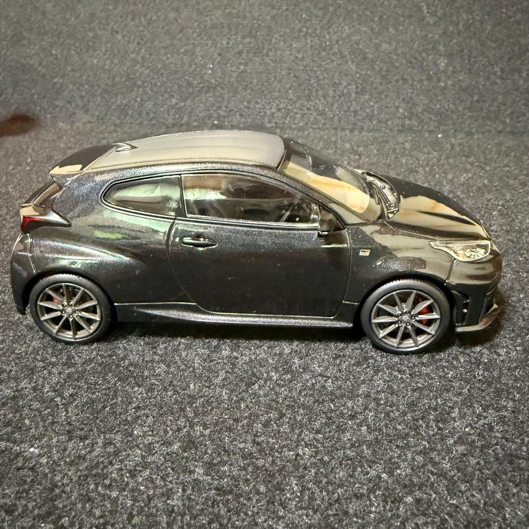 トヨタ GRヤリス 1/30 プレシャスブラックパール　219