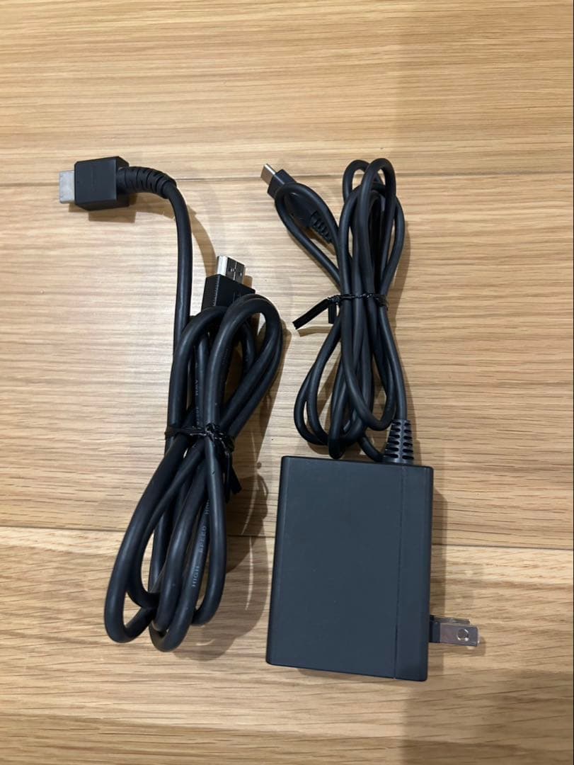 Nintendo Switch 本体　赤/青　専用ケース付き