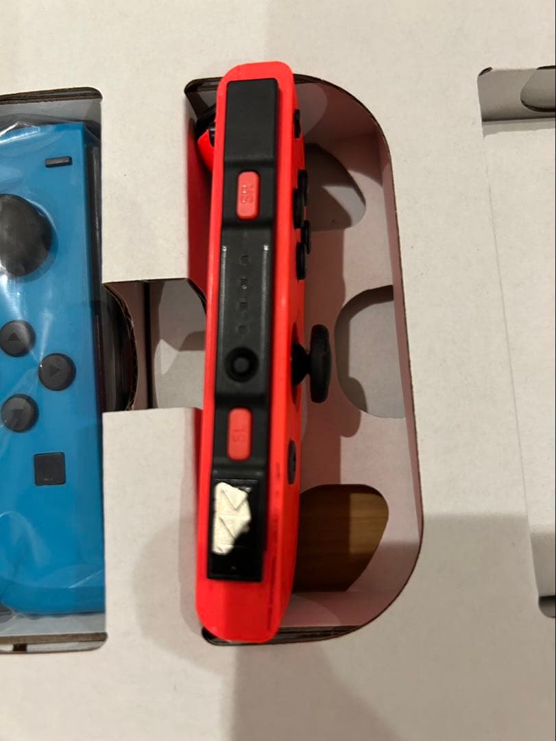 Nintendo Switch 本体　赤/青　専用ケース付き