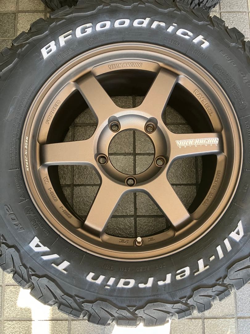 レイズ　ボルクレーシング　廃盤　希少　TE37 ランクル200