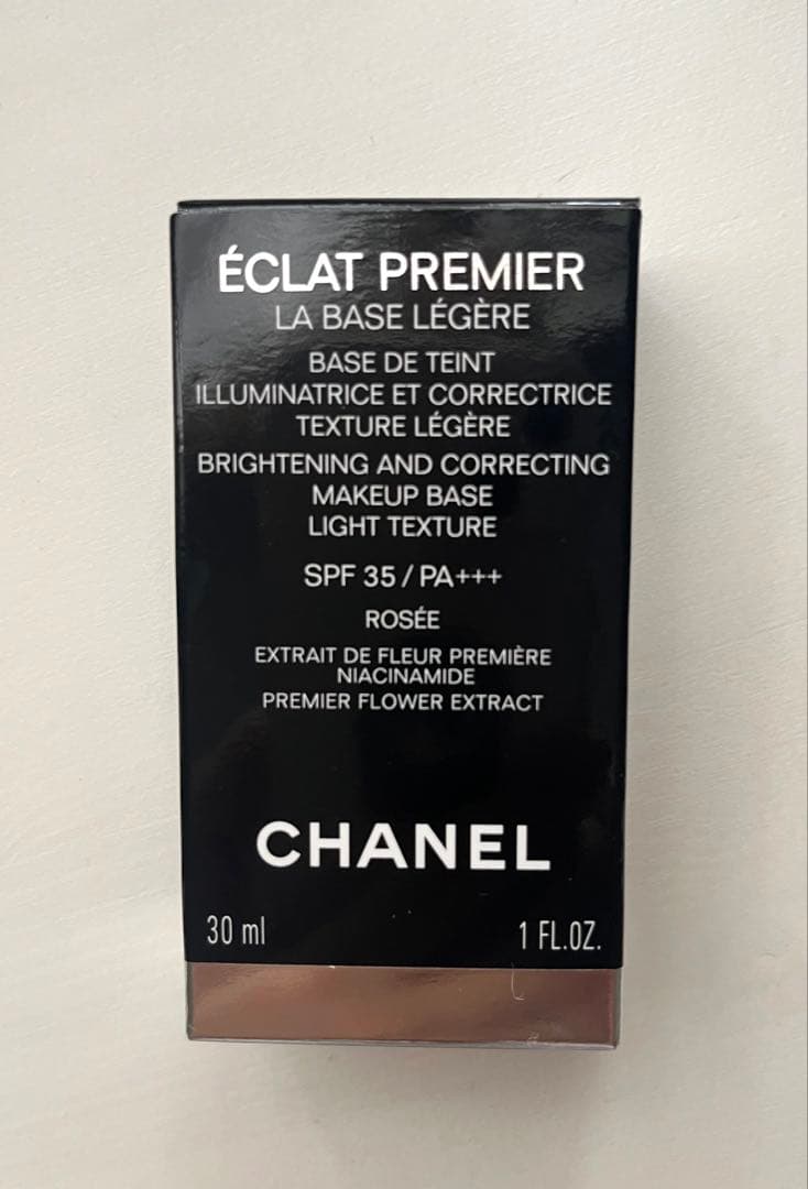 シャネル　エクラプルミエ ラバーズ レジェール　ロゼ SPF 35