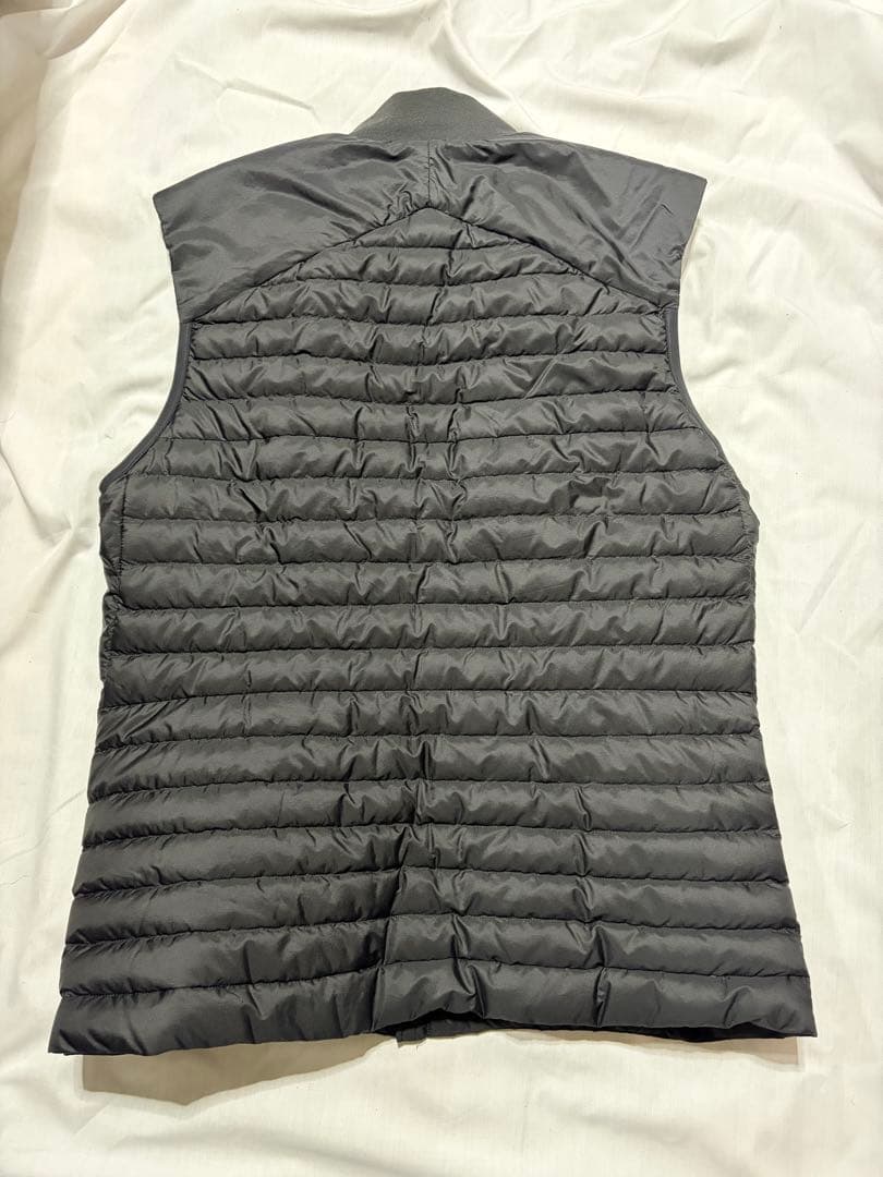 トップス ARCTERYX VEILANCE conduit LT vest S