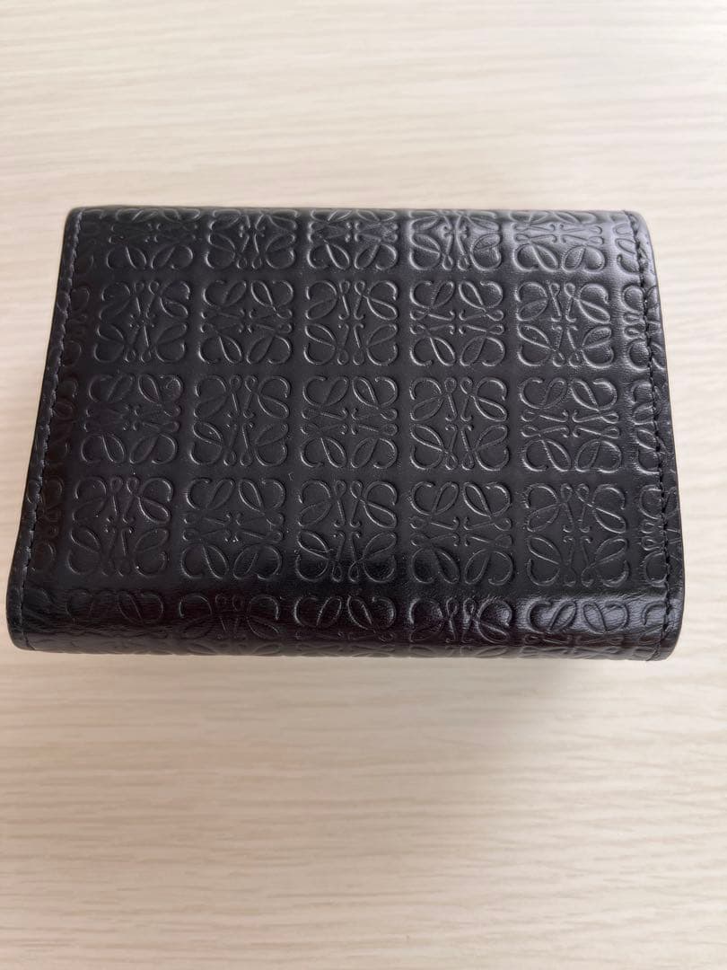 LOEWE ブラック エンボス 三つ折り財布