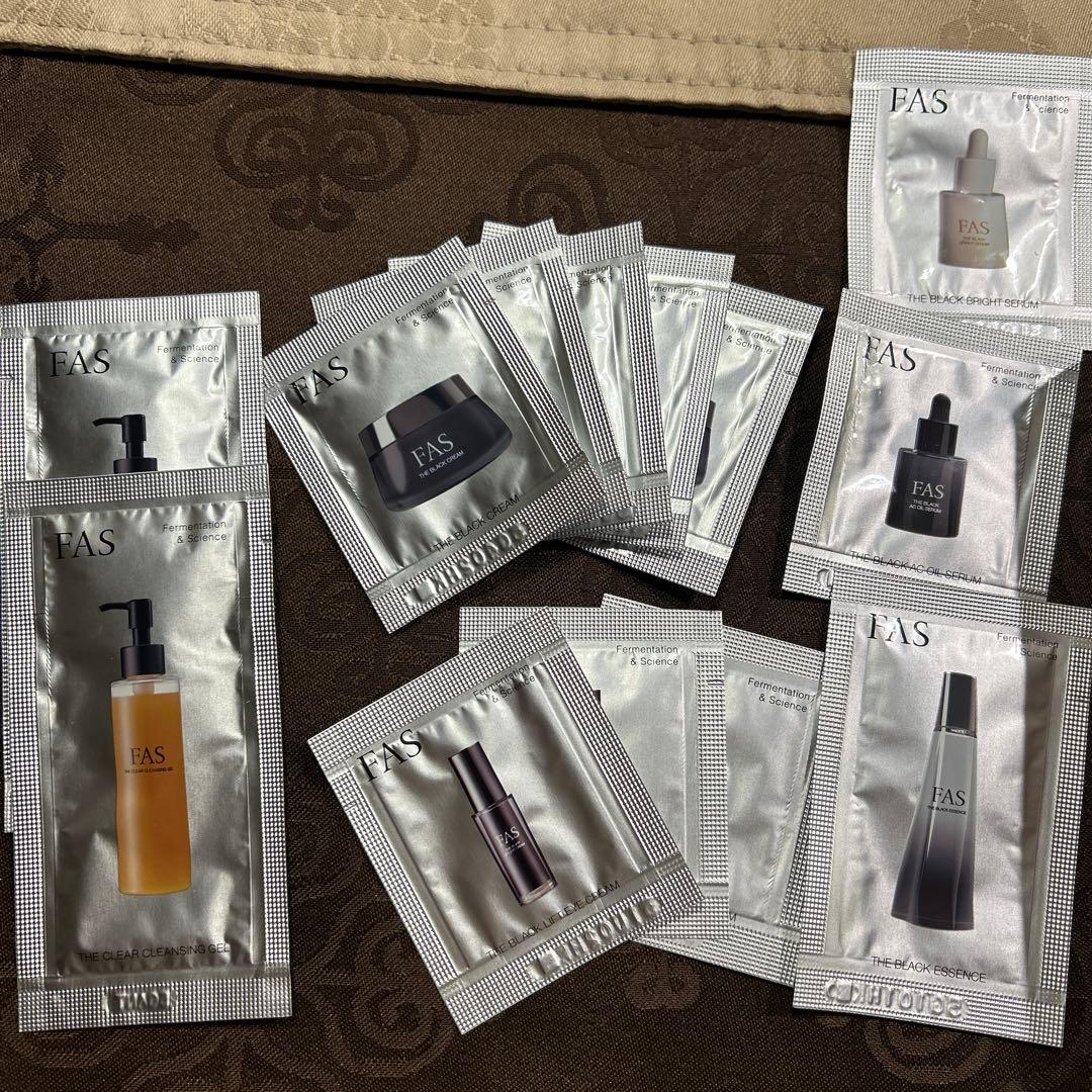 い*ご様 【FAS】THE BLACK DAYCREAM SPF50+/ PA+