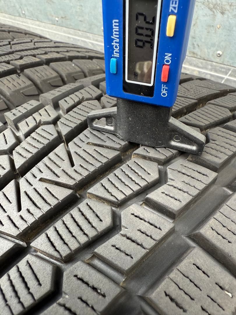 Ramonヨコハマスタッドレス205／70R15 96Q深溝