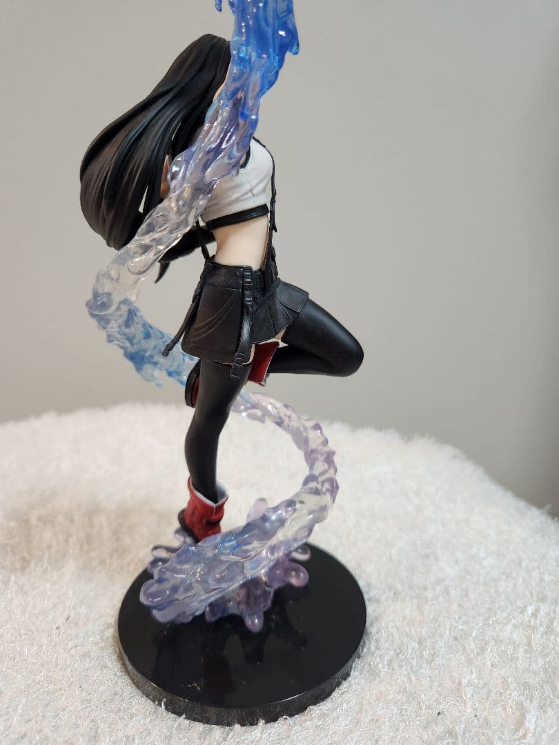 クラウド・ストライフ & ティファ・ロックハート フィギュアセット
