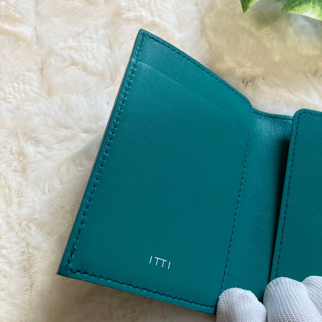 【未使用品】ITTI 人気色エメラルドカラー三つ折り財布CRISTY VERY