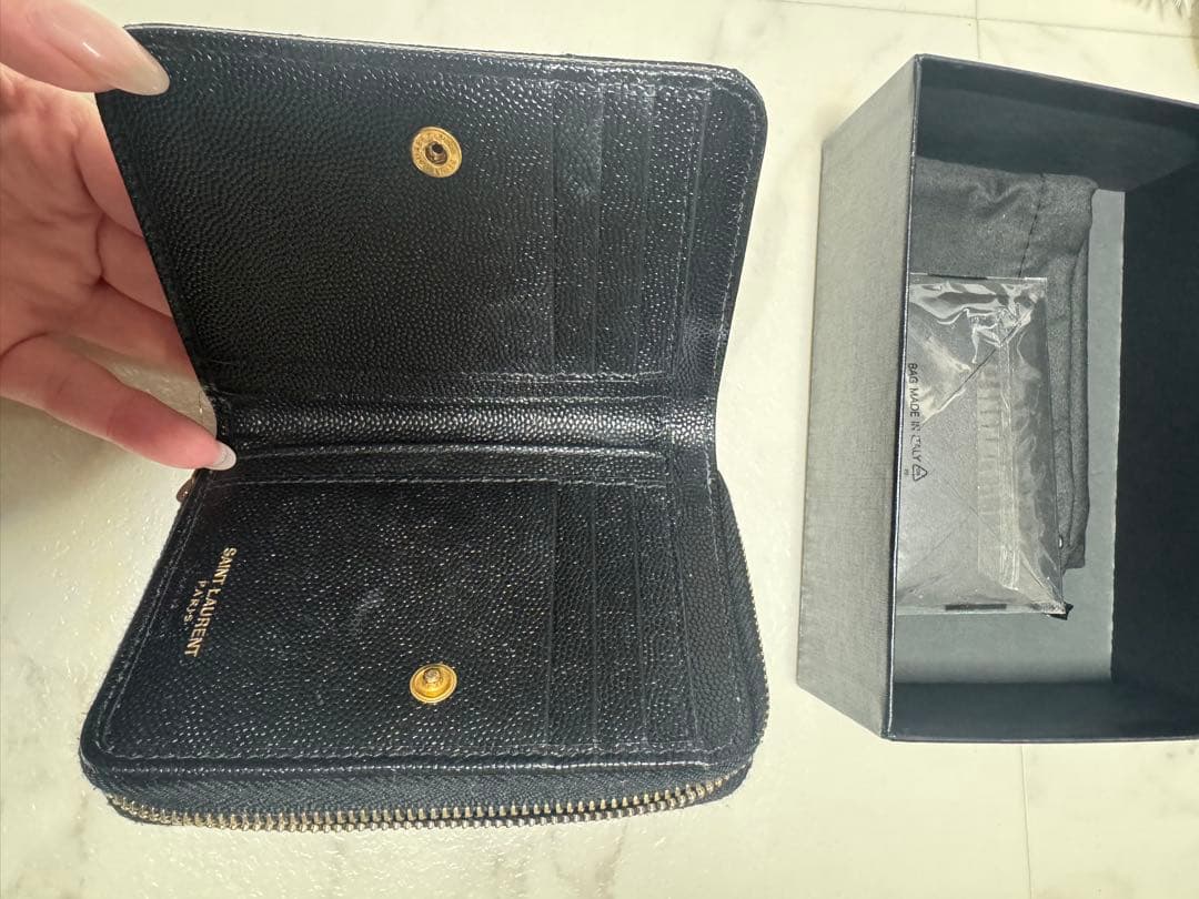 SAINT LAURENT カーフスキン ブラック　二つ折り　折り財布
