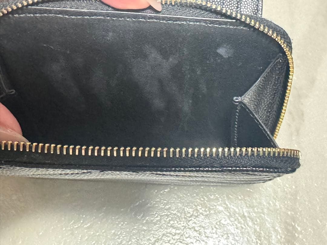 SAINT LAURENT カーフスキン ブラック　二つ折り　折り財布