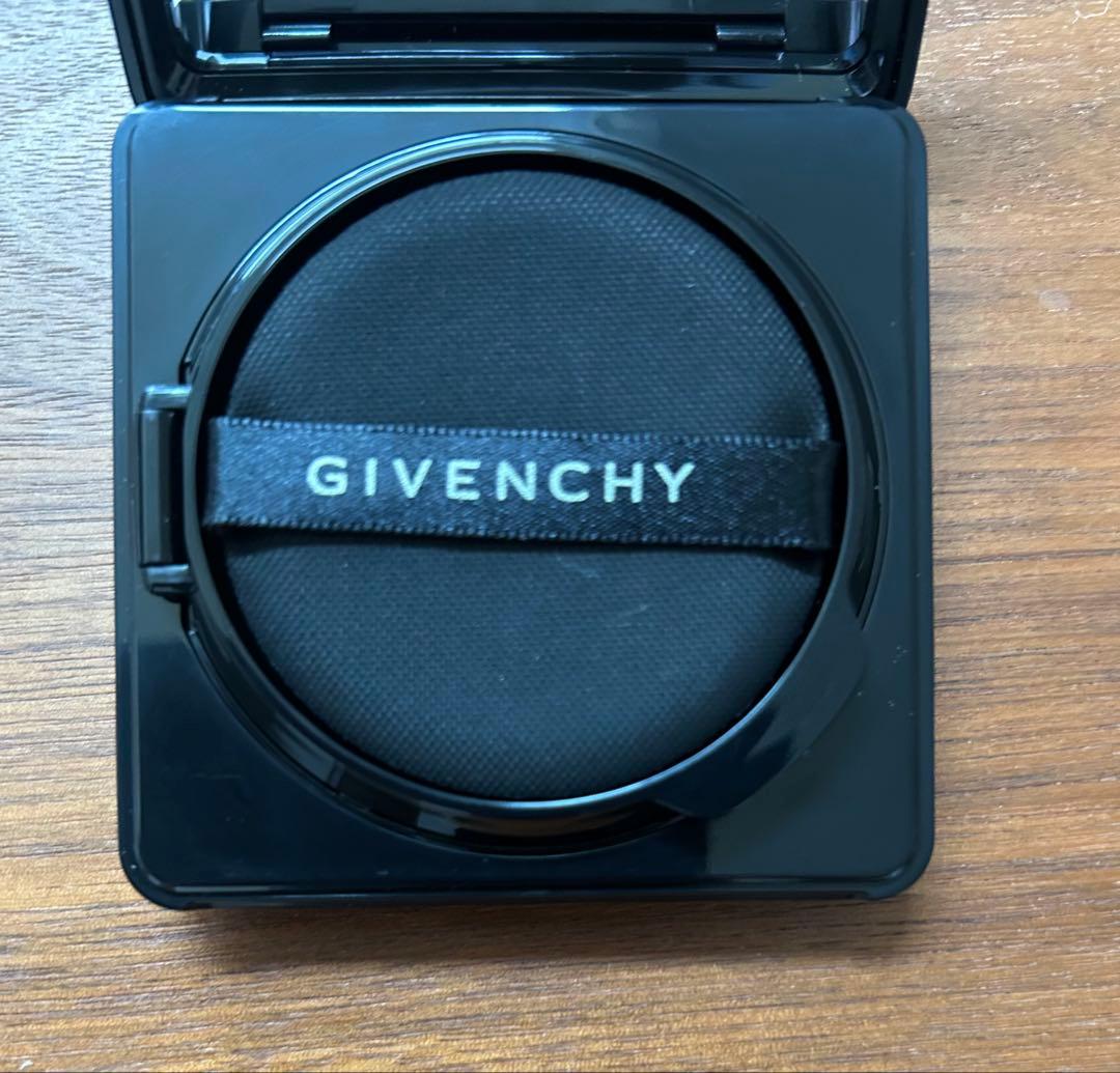 ⭐︎ GIVENCHY ソワン ノワール UV コンパクト⭐︎