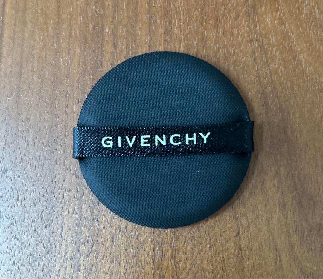 ⭐︎ GIVENCHY ソワン ノワール UV コンパクト⭐︎