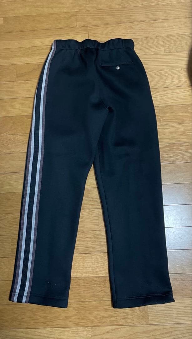 ブラック スウェットパンツ サイドストライプ アママニエールNIKE