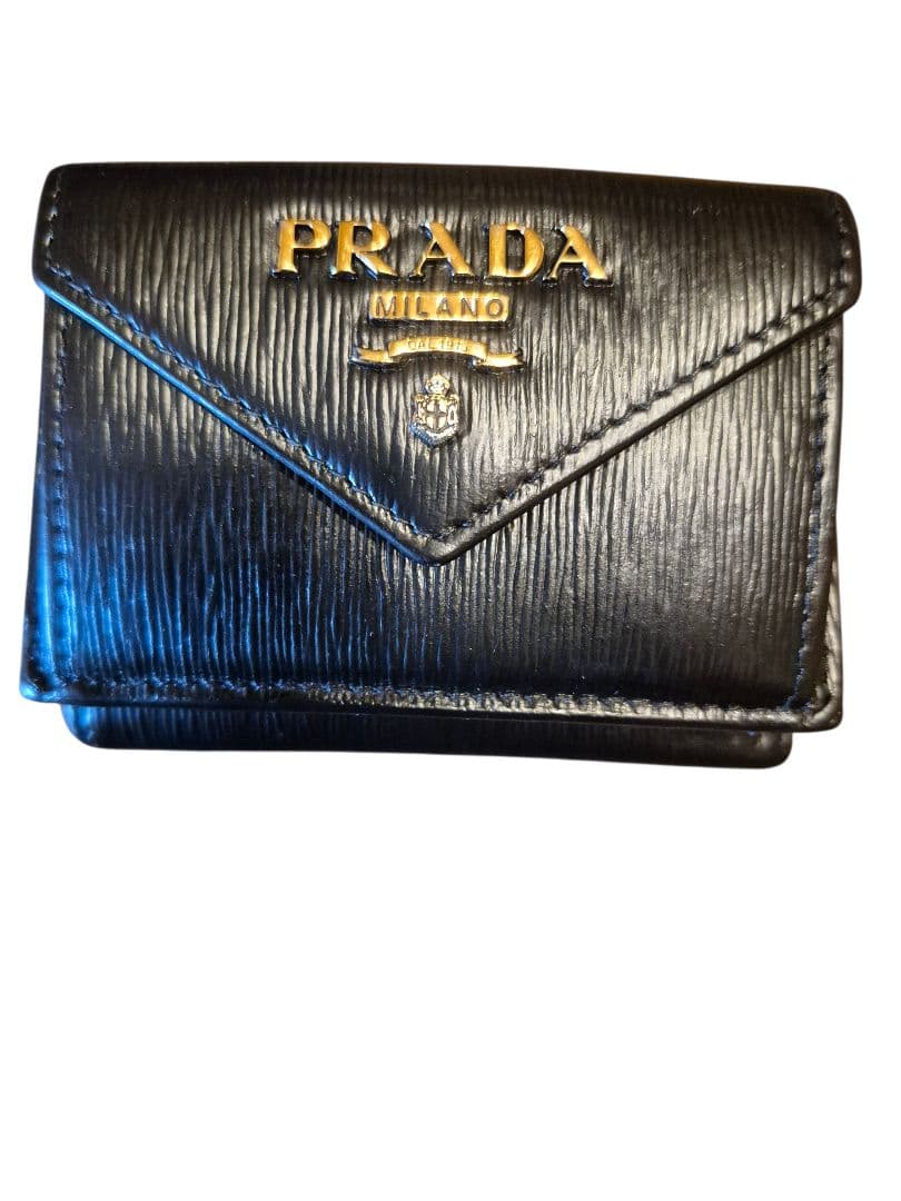 ＰＲＡＤＡ　プラダ　サフィアーノ　三つ折り財布　　　w