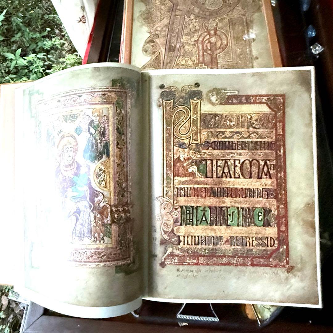 2182様感謝‼️至宝‼️世界で最も美しい本『ケルズの書』テムズ＆ハドソン社　洋書