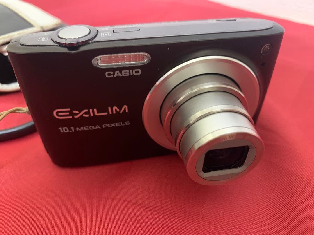 CASIO EXILIM 10.1メガピクセル デジタルカメラEX-Z300