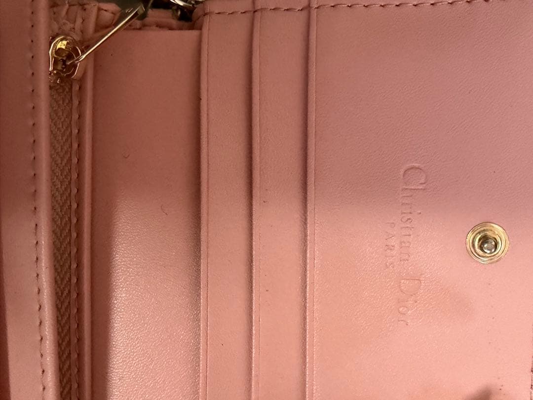 Dior ピンク キルティング 二つ折り財布（krn001）