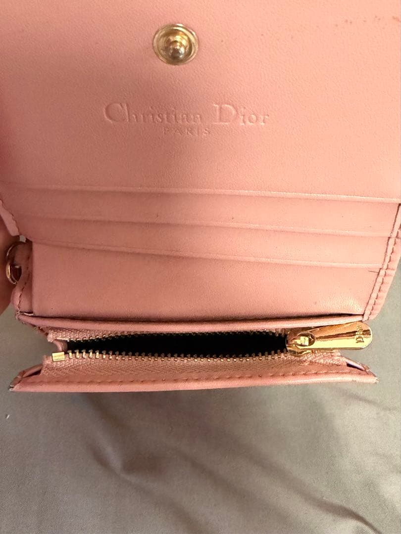 Dior ピンク キルティング 二つ折り財布（krn001）