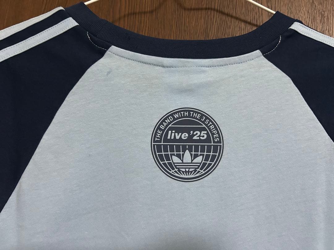 adidas Originals × Oasis ツアースリーストライプス