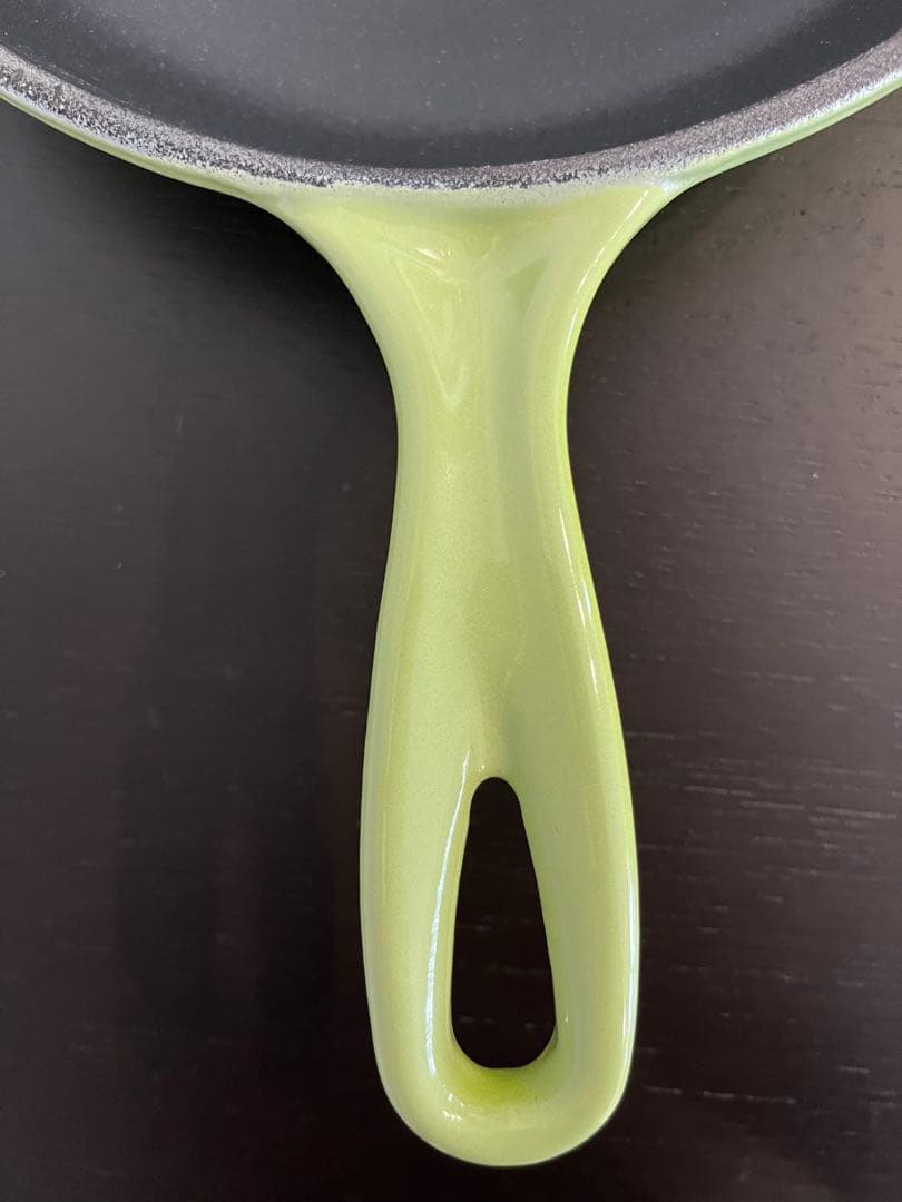 未使用品、ルクルーゼ 鋳鉄製 スキレット フライパン 20cm 緑、おまけつき