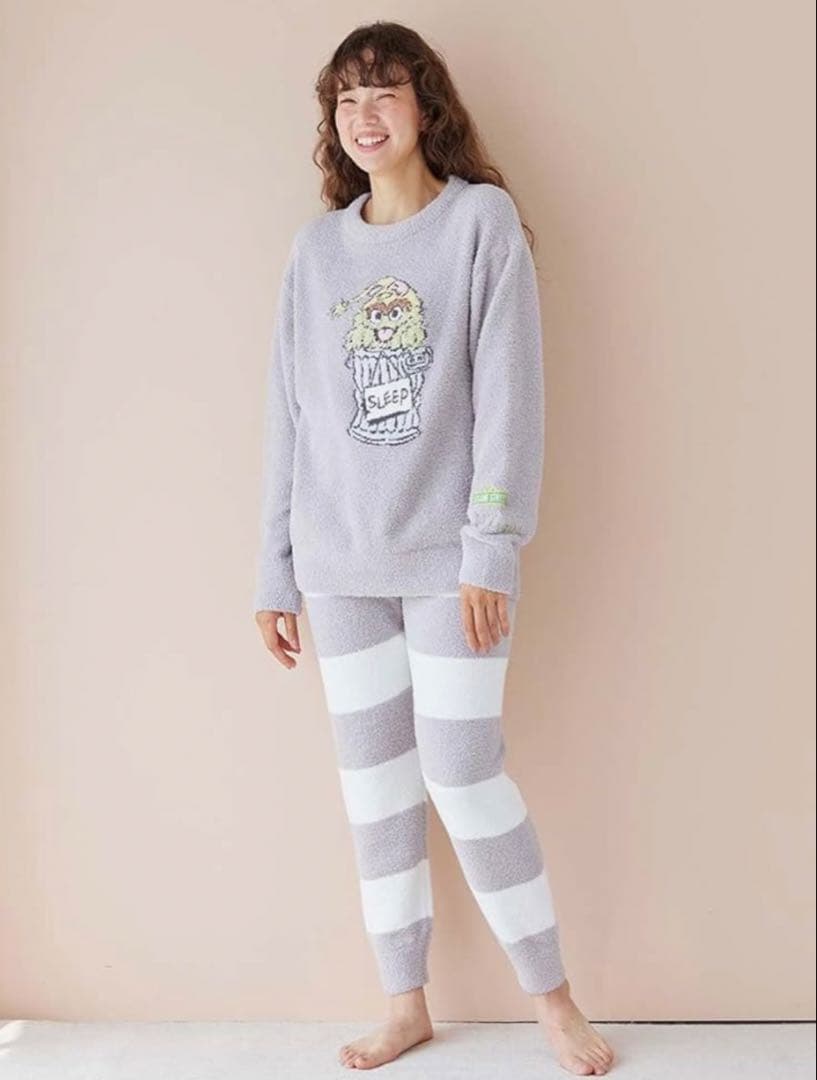 ジェラートピケ　SESAMI STREETモチーフ　プルオーバー&パンツセット