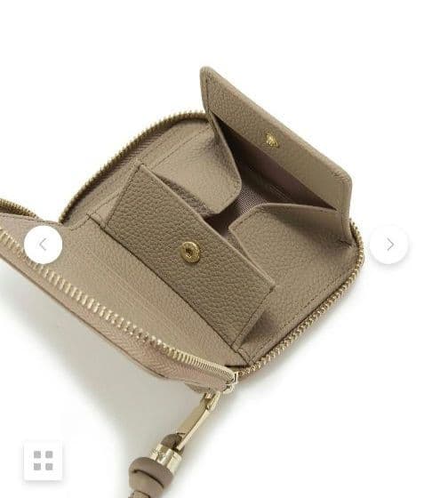 新品　タグ・保存袋付き　シュリンクレザー 二つ折り 財布　定価13,200円