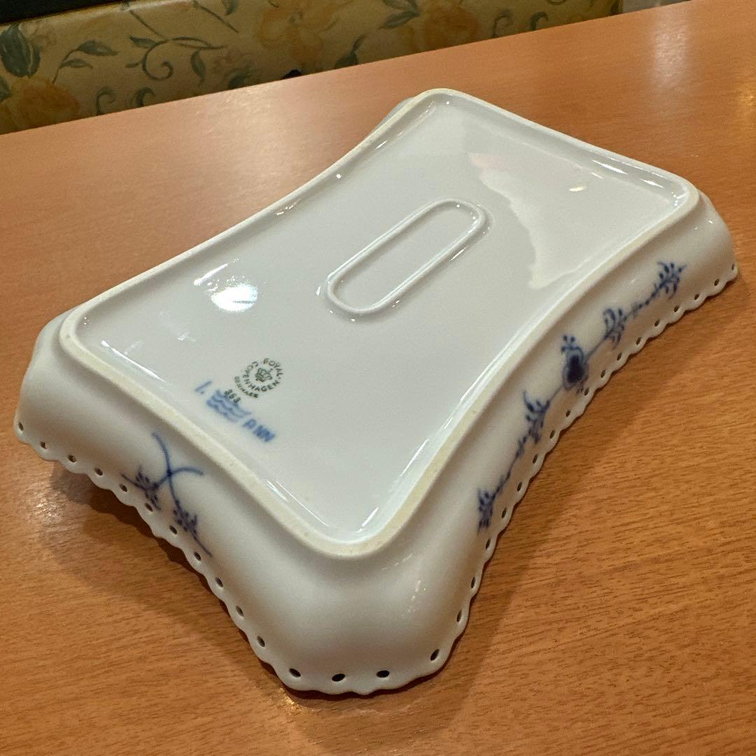 ロイヤル・コペンハーゲン ブルーフルーテッドフルレース スクエアトレイ 24cm