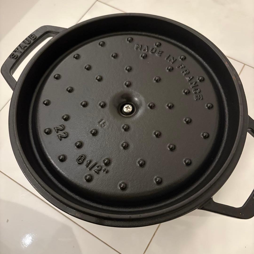 【値下げ中】staub ココットラウンド22cm