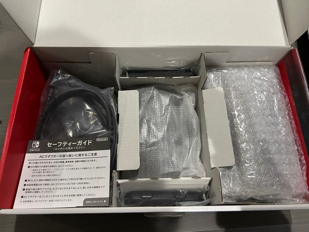 Nintendo Switch 本体 赤・青 Joy-Con