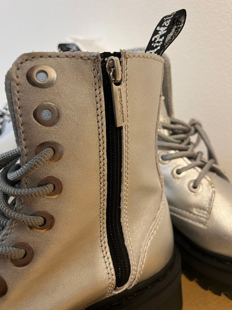 Dr. Martens Jadon SILVER シルバー