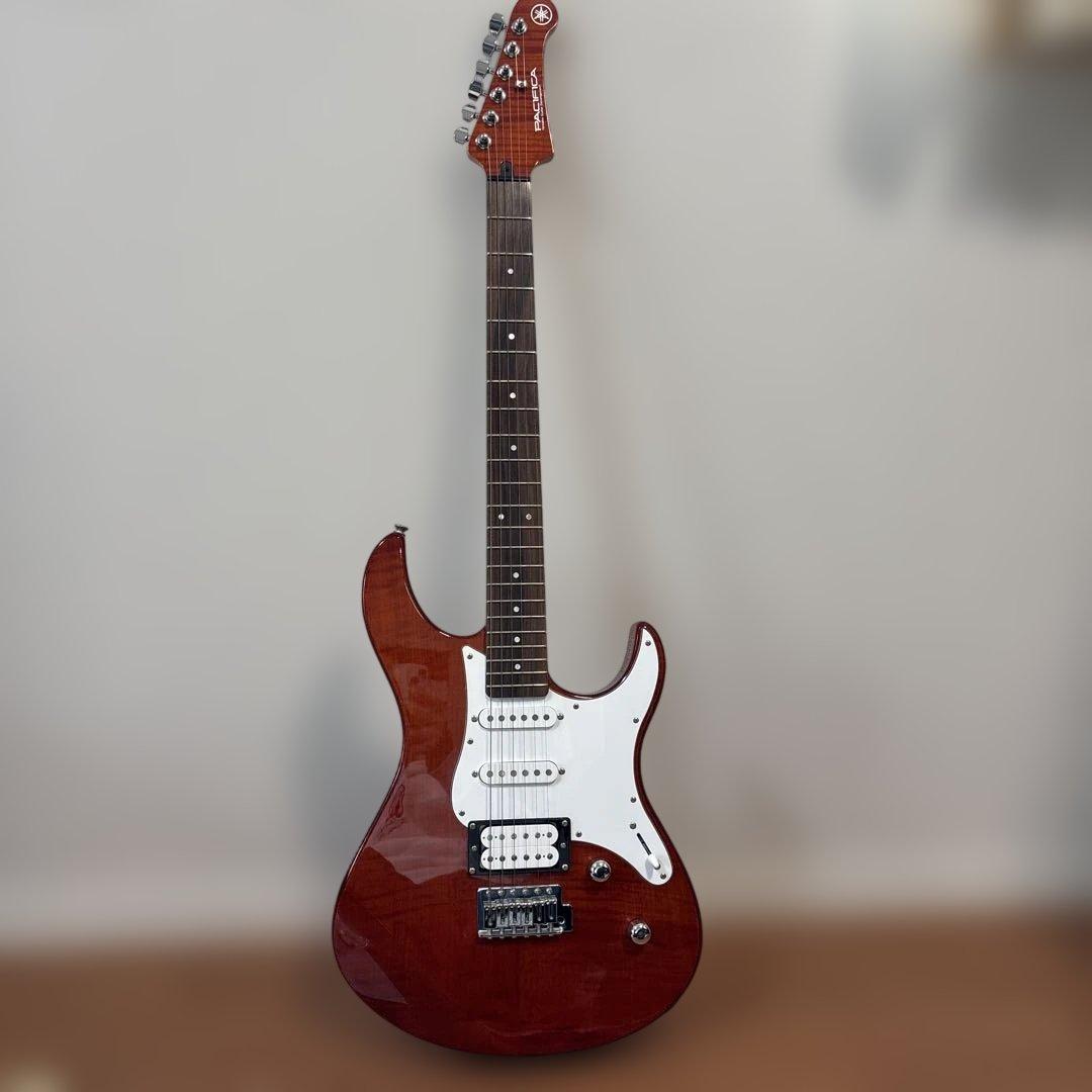 ヤマハ　エレキギター　PACIFICA 212VFM ケース・説明書付属