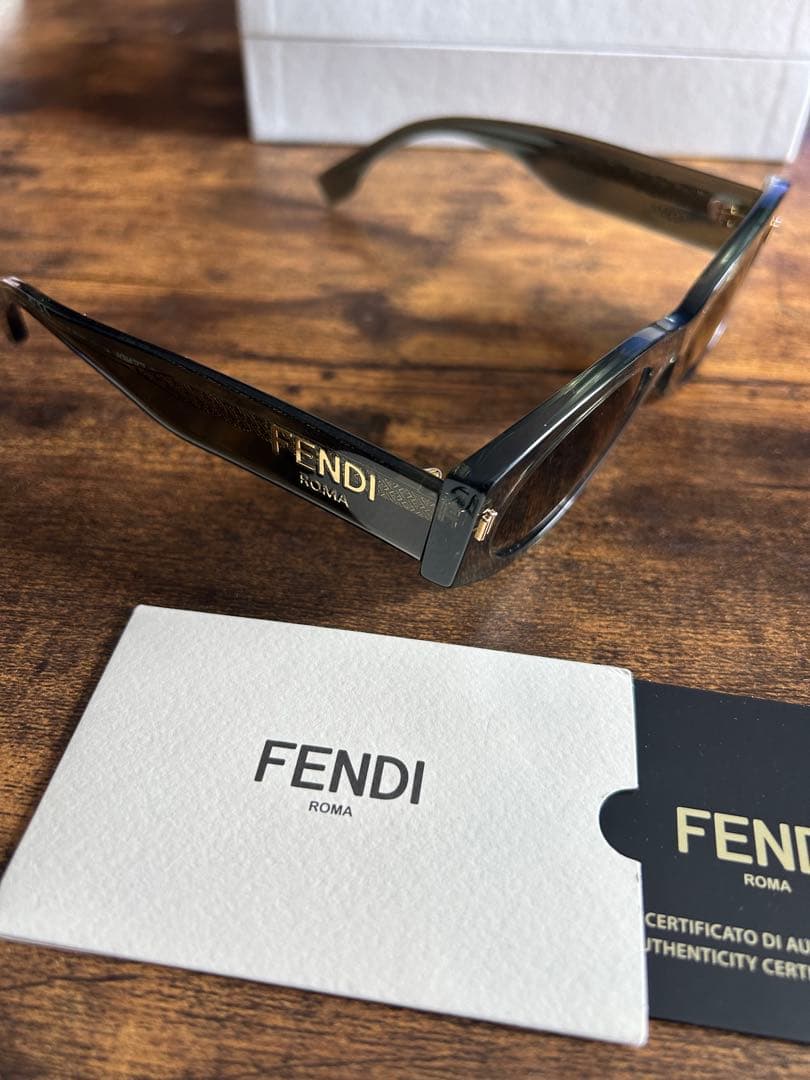fendi サングラス