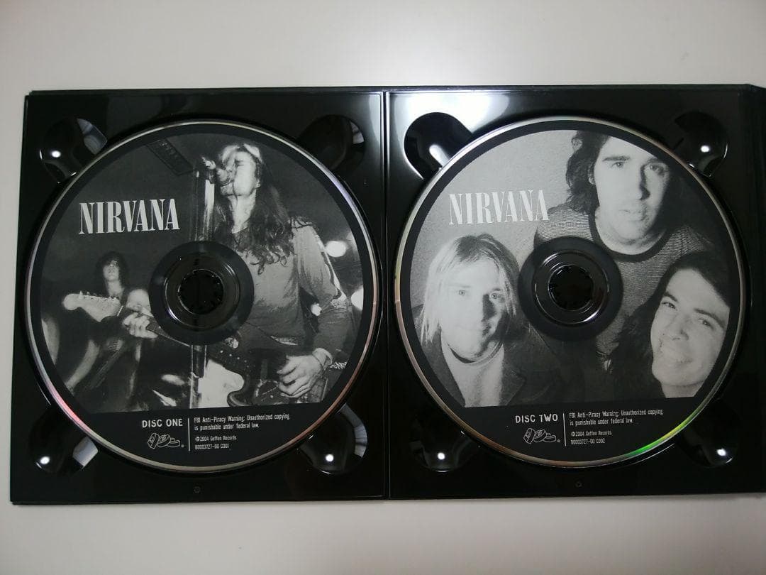 NIRVANA ニルヴァーナ WITH THE LIGHTS OUT 初回限定品