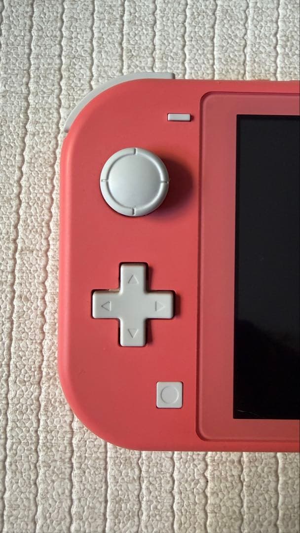 Nintendo Switch Lite コーラル 外箱あり 付属品あり　中古