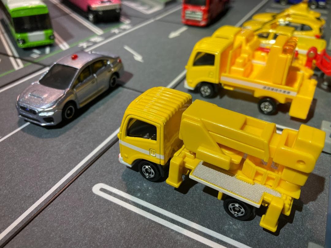 ミニカージオラマ 1:64 基本パーキングエリアセット