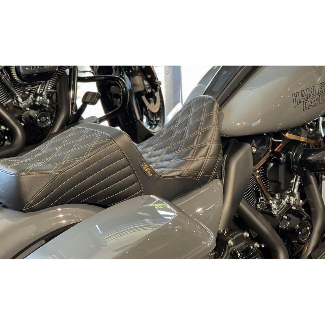 FXLRST ローライダーST LePera シート テールウィップ　値引き不可