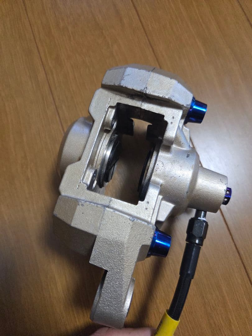 ZRX1100 リアブレーキキャリパー、他
