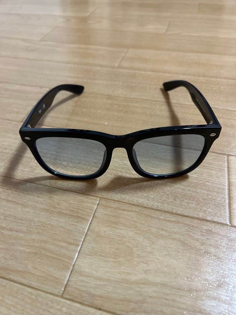Ray-Ban RB4260D サングラス