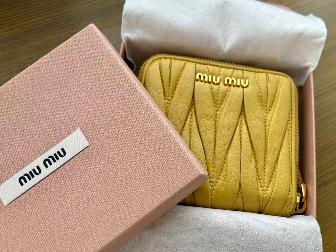 MIU MIU -♡̷̷̷マテラッセ 折り財布