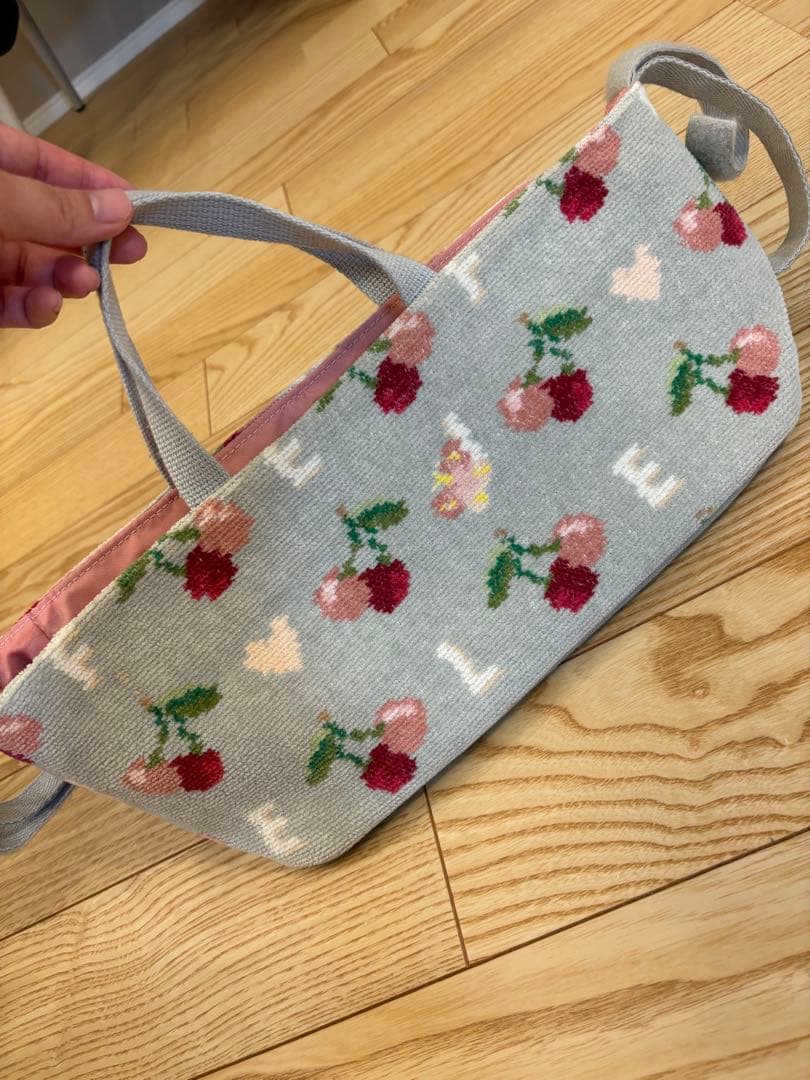 フェイラー　チェリー刺繍ベビーカー用バッグ