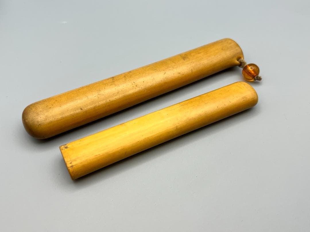 木製　キセル入れ　根付２点　 筆１本　書道　合計４点 細密細工 重量約75g