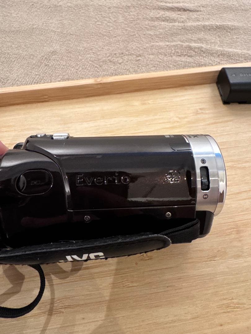 JVC Everio GZ-E225 フルハイビジョン ビデオカメラ 光学40倍