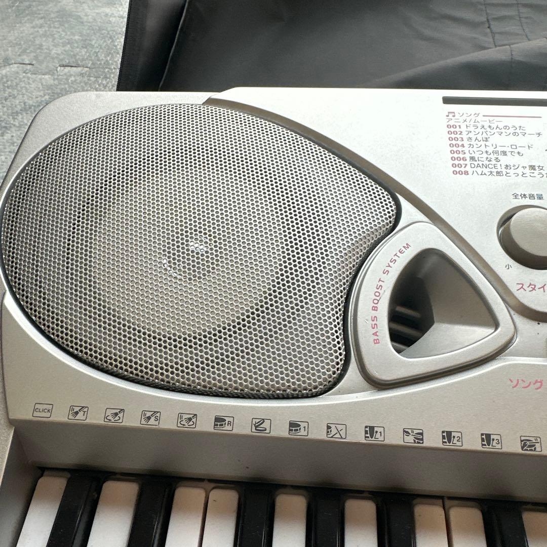 【送料込み】ヤマハ　61鍵盤　キーボード　電子ピアノ　動作確認済み　ペダル付き