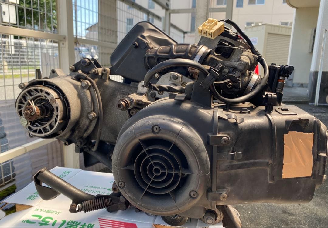 Vespa(ベスパ) LX125ie用エンジン一式(引取り希望)