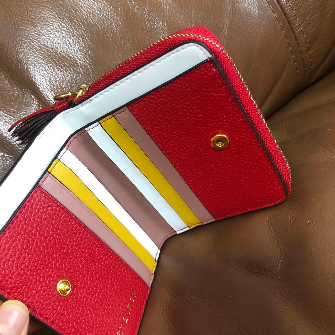 TORY BURCH 赤い馬の二つ折り財布