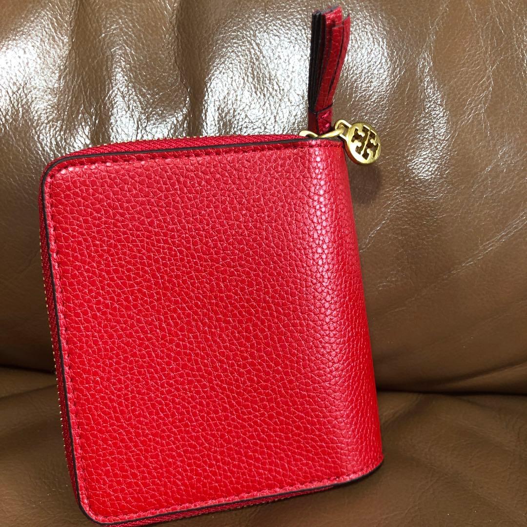 TORY BURCH 赤い馬の二つ折り財布