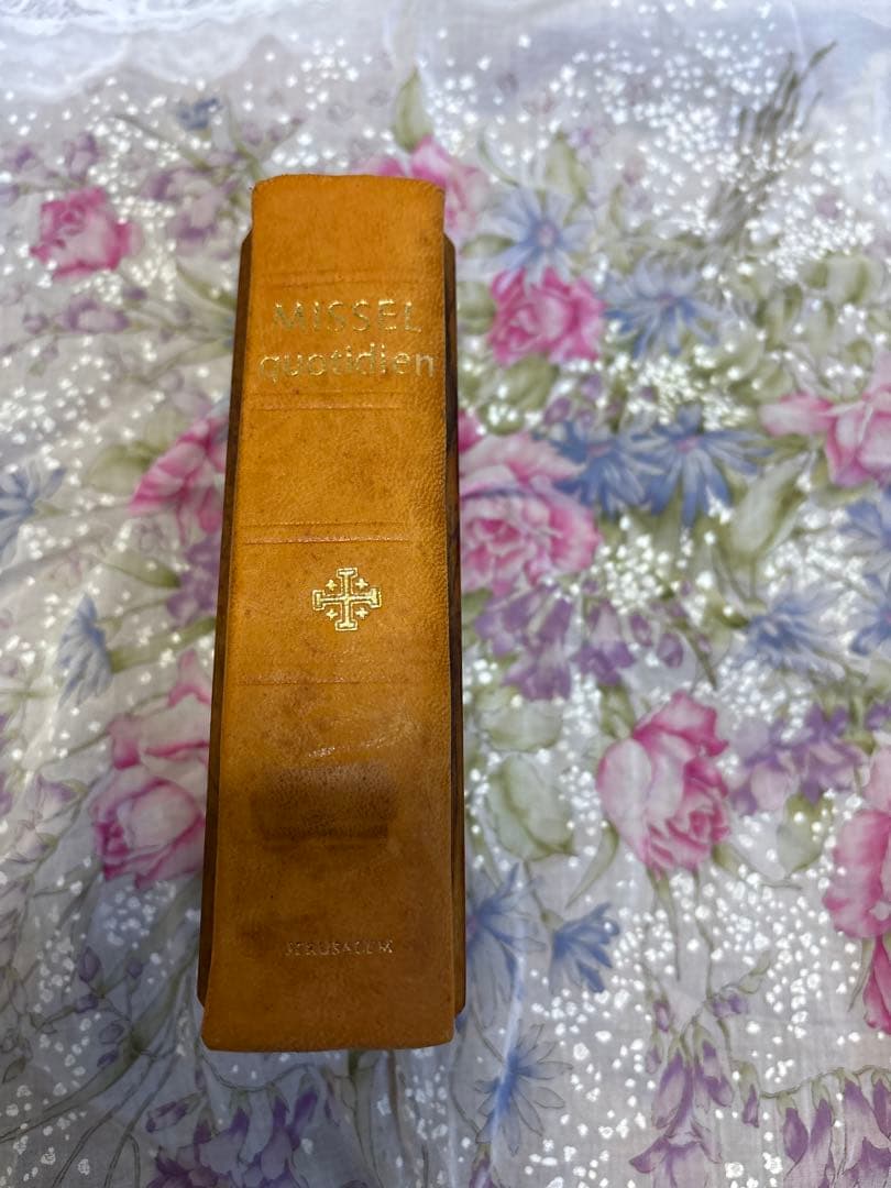 ミサ典礼書 MISSAL Jérusalem Bethléem 木製装丁 仏語