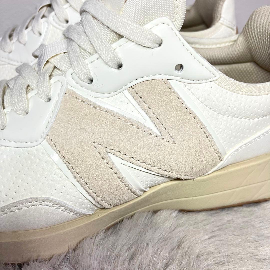 ★極美品★ニューバランス レディース ゴルフシューズ 327 スパイクレス NB