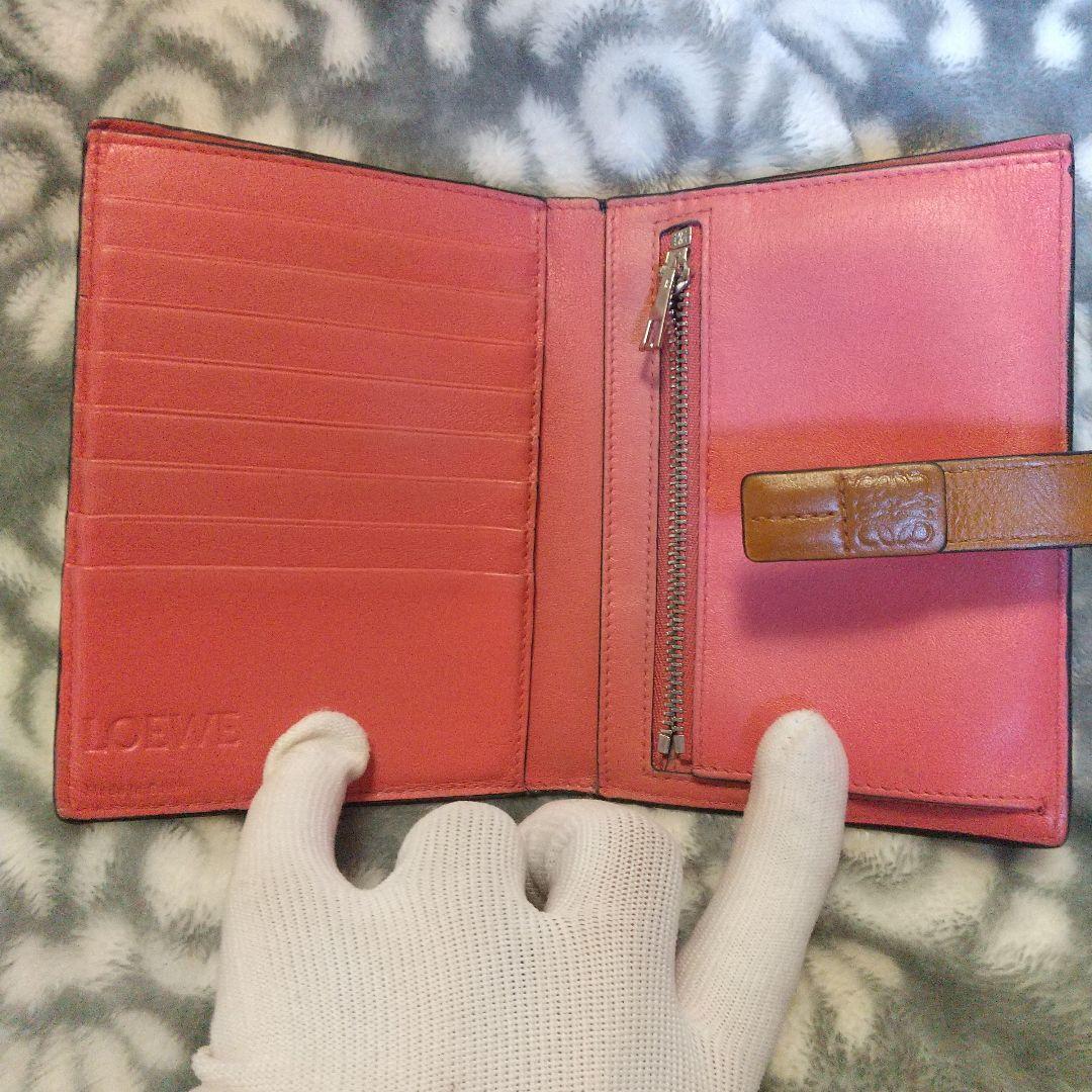 ロエベLOEWEバーティカルウォレットミディアムグレージュ レザー 二つ折り財布
